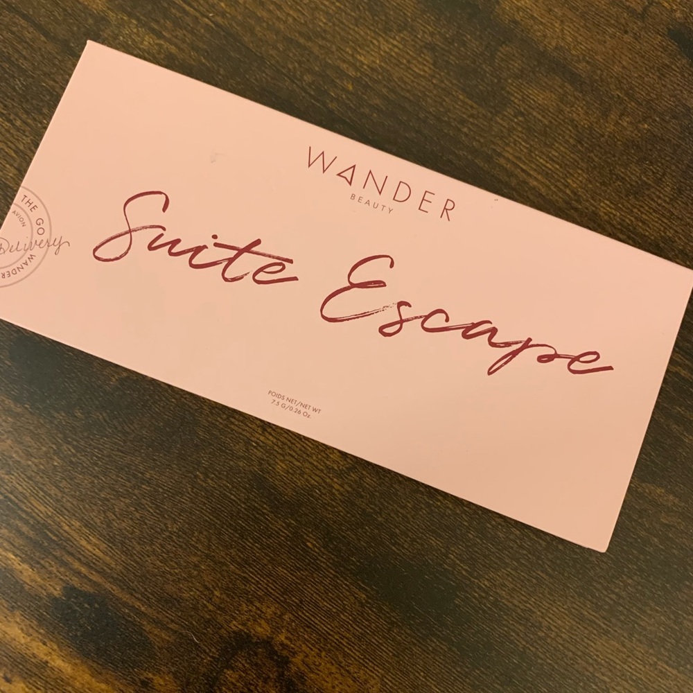Suite Escape Palette/ Wander Beauty